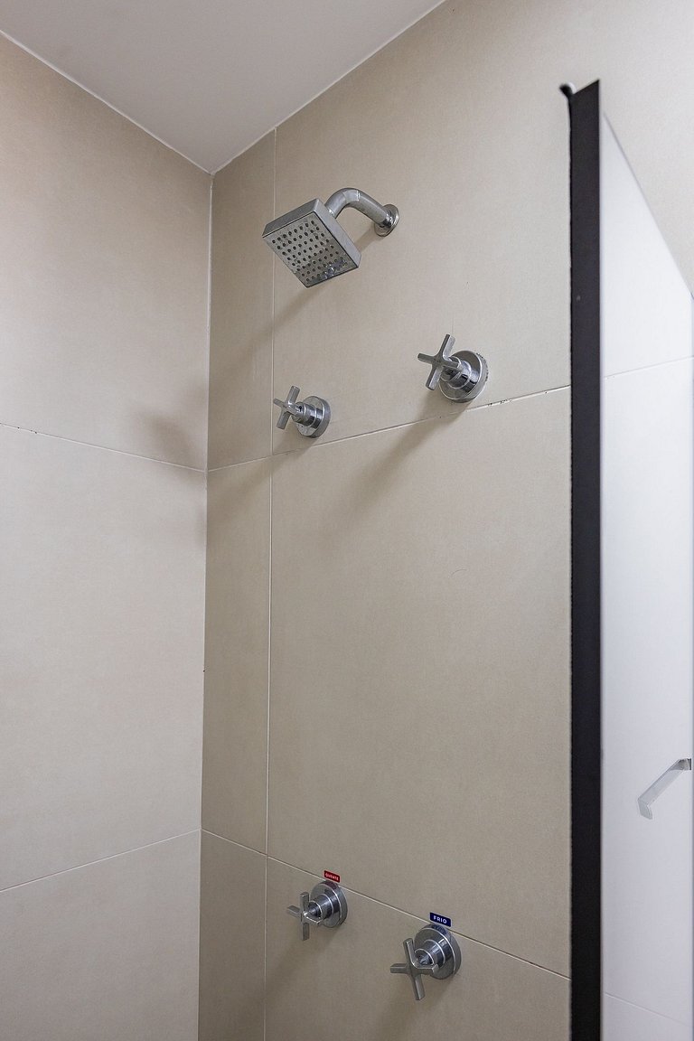 Studio Calmo no Topo de SP + AC + Piscina